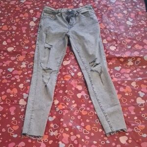 Trendy Distressed Skinny Jeans in Light Gray